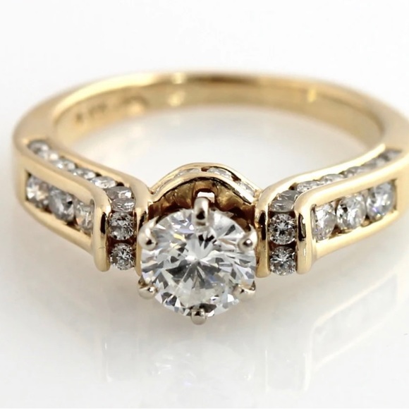 Jewelry - Vintage from the 1970’s 14K Yellow Gold 1.87 CTW Diamond Wedding Ring Size 7.0